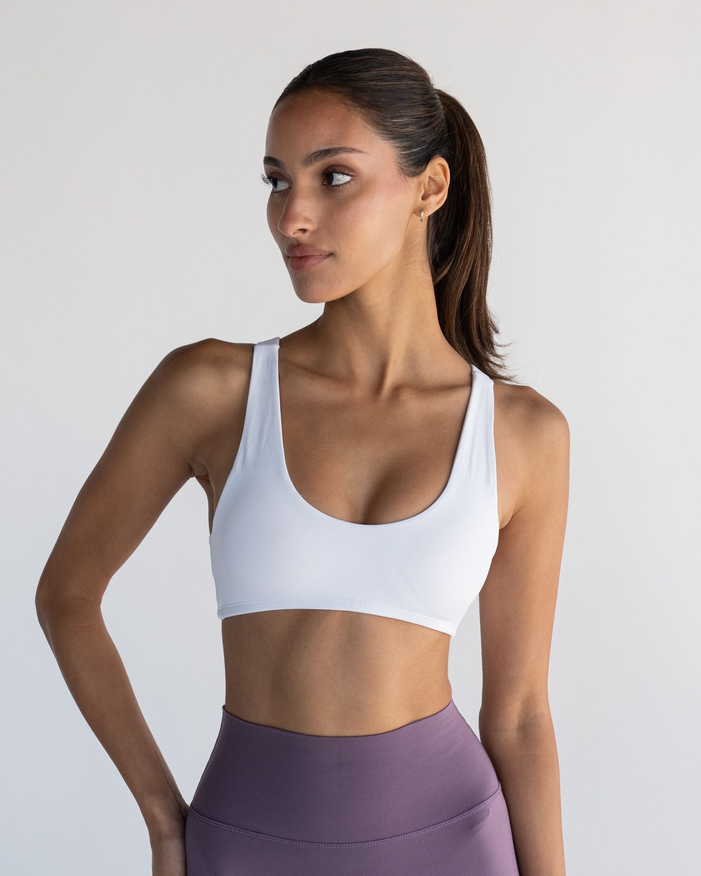 V-crop - White
